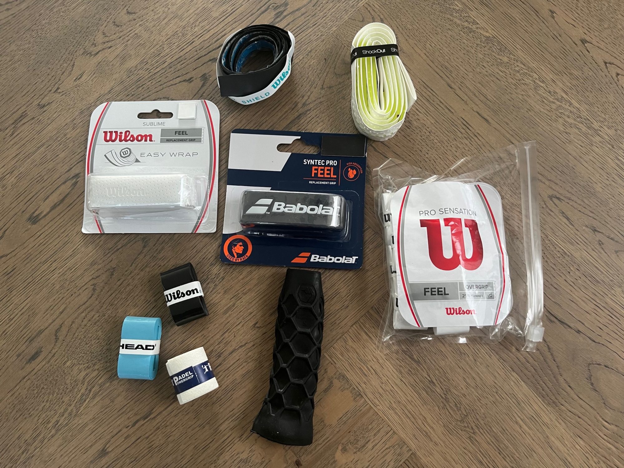 welke padel accessoires zijn een echte must have