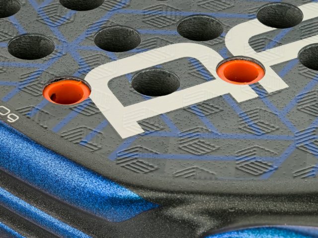 Hoe plaats je padel dempers